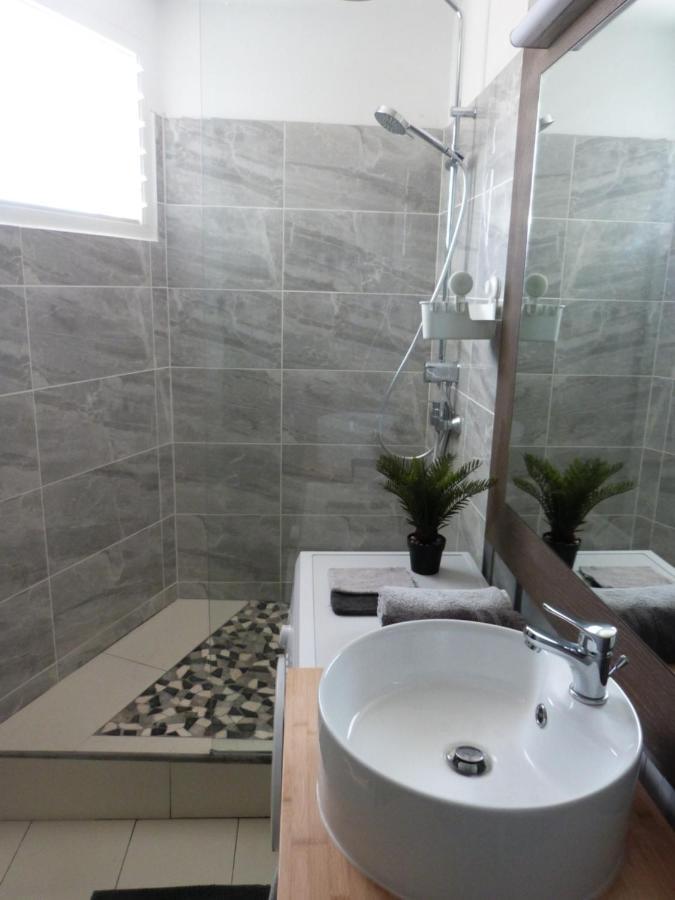 Studio Vue Mer Piscine Plage Kaz Punch Manganao Chez Julie سانت فرانسوا المظهر الخارجي الصورة